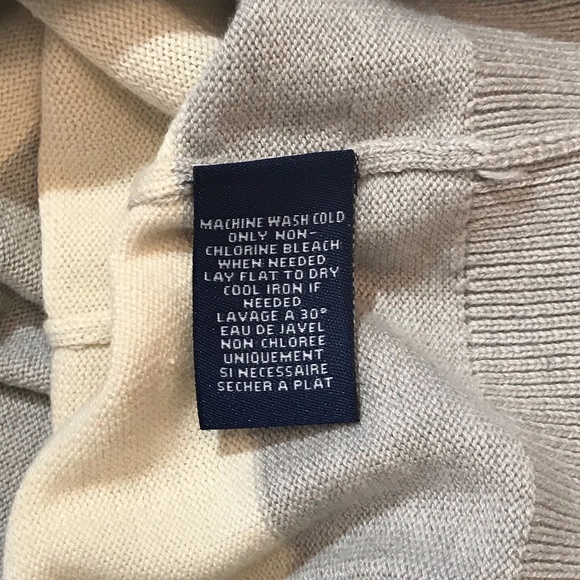 Chaps Classics V-Neck Women's Sweater Size Medium - Picture 6 of 6